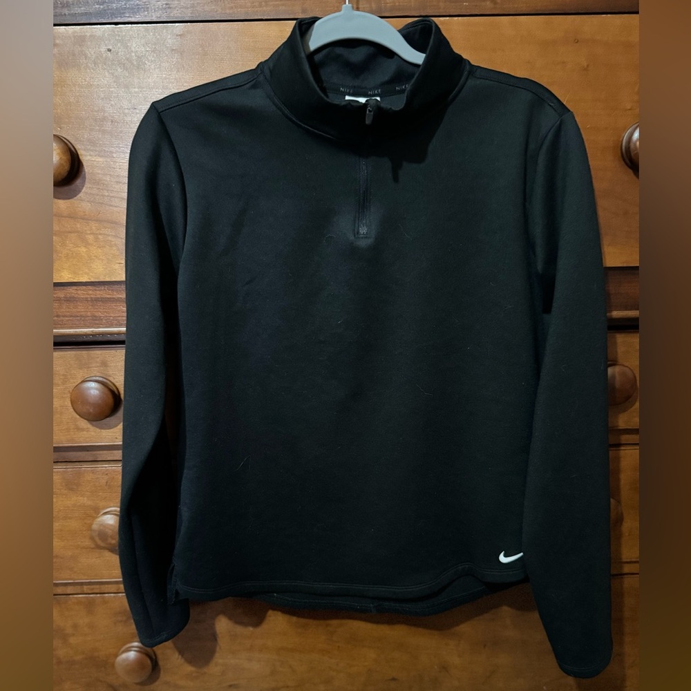 Women’s Nike top